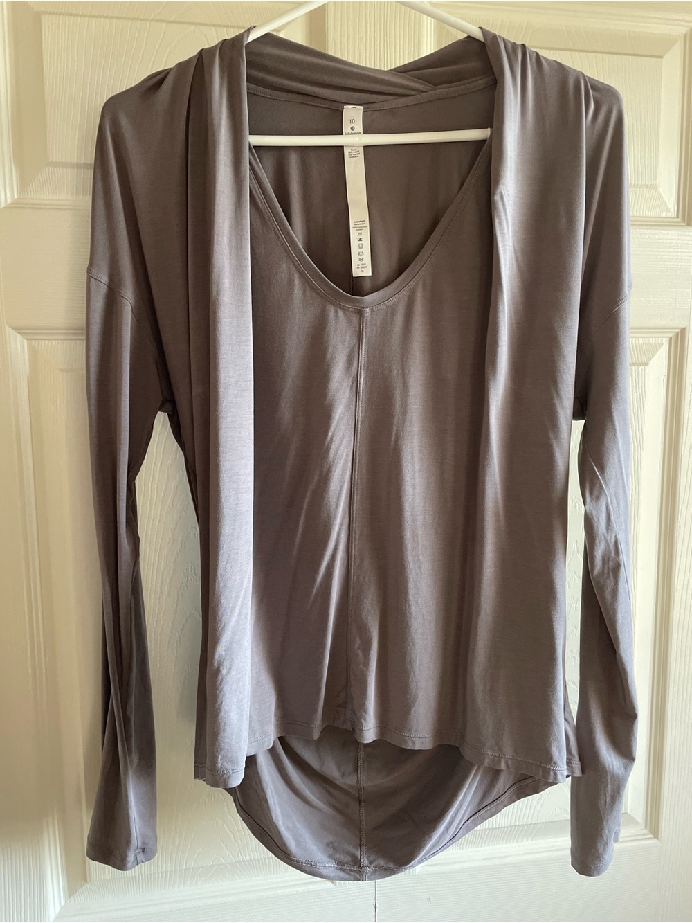 lululemon athletica Long Sleeve V-Neck Top in Taupe Gray